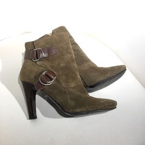 ***SOLD*** Nine West Suade Ankle Boots - Size 8